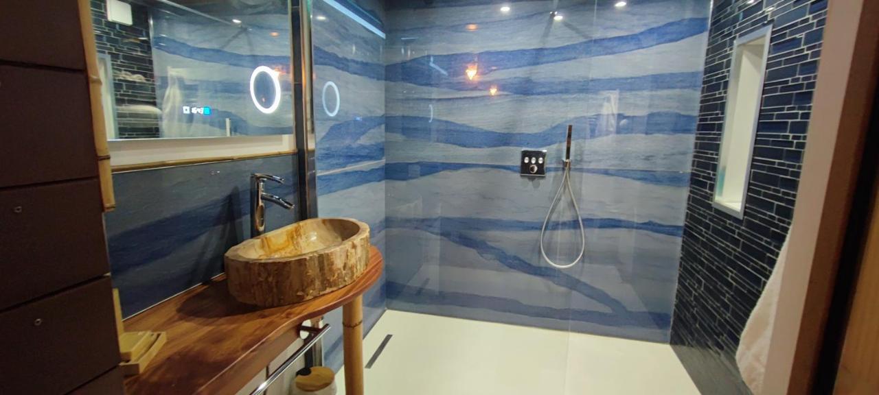 La Kaz Rhumantique Sauna And Spa Privatif La Rivière-Saint-Sauveur Esterno foto