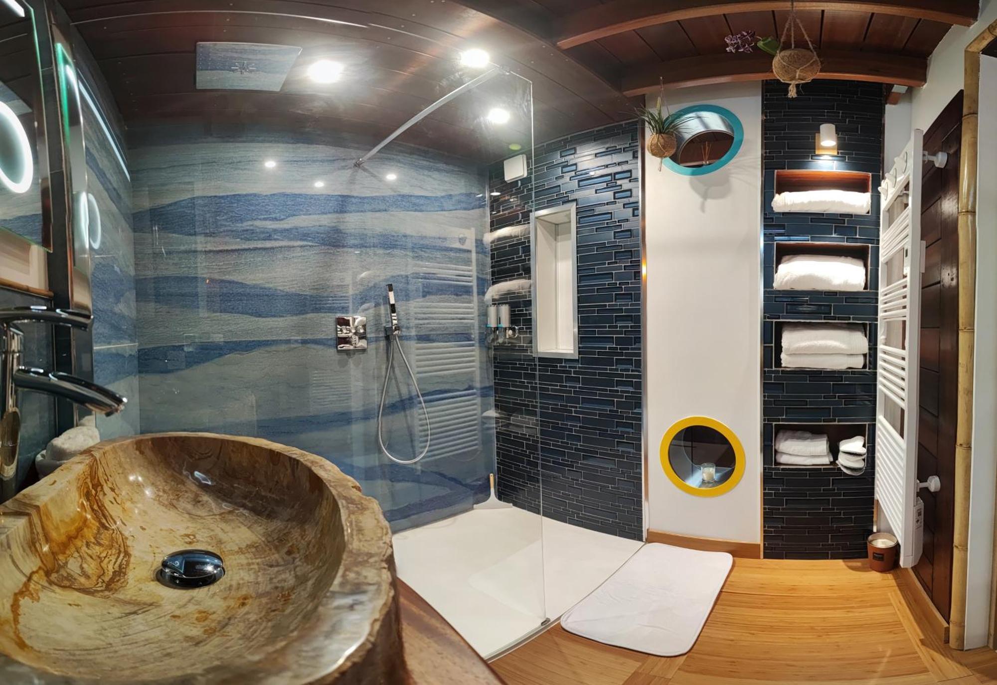 La Kaz Rhumantique Sauna And Spa Privatif La Rivière-Saint-Sauveur Esterno foto